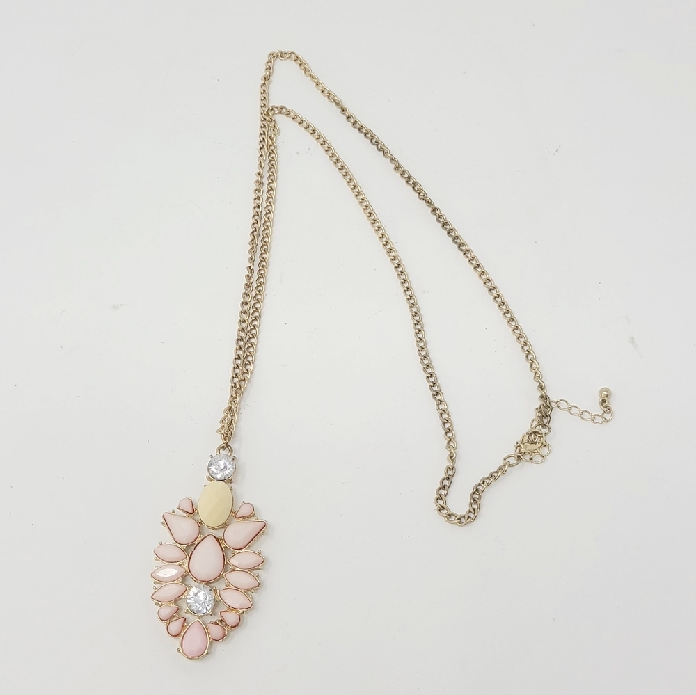Necklace gold tone pink cabochon pendant